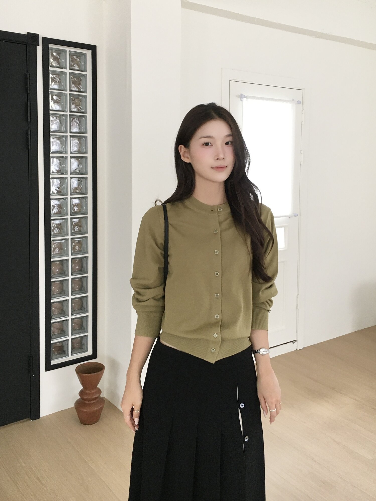 베이직 라운드넥 니트 가디건 (OLIVE)