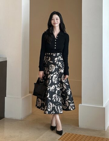 플로럴 페미닌 플레어 스커트 (PRINT BLACK)