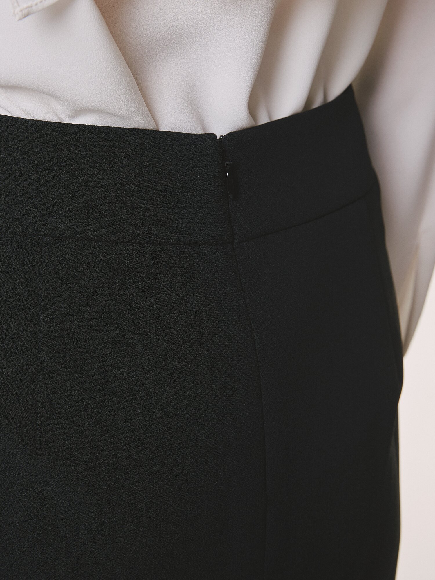 슬릿 포인트 머메이드 스커트 (BLACK)