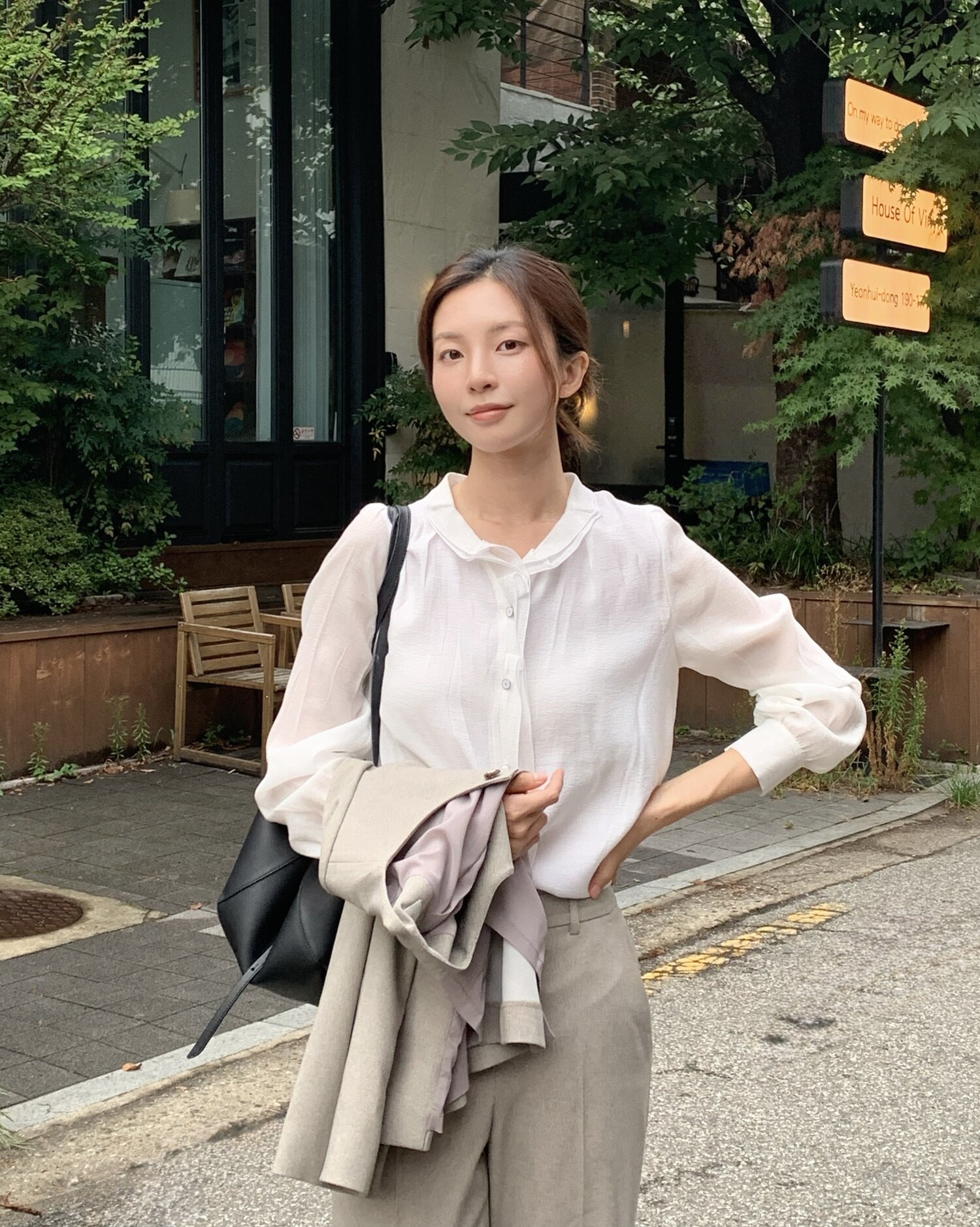시폰 레이어 프릴넥 블라우스 (IVORY)