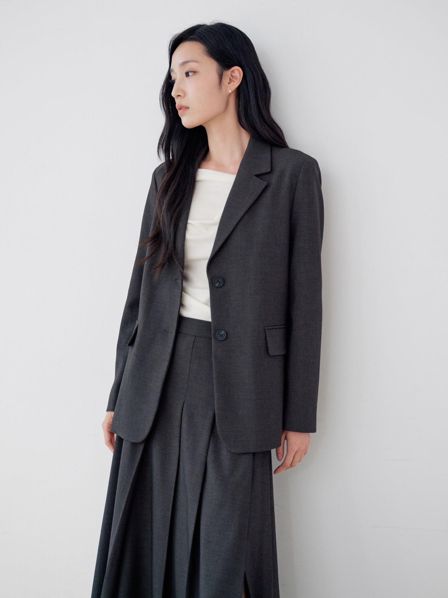 슬릿 포인트 싱글 투버튼 재킷 (BROWN)