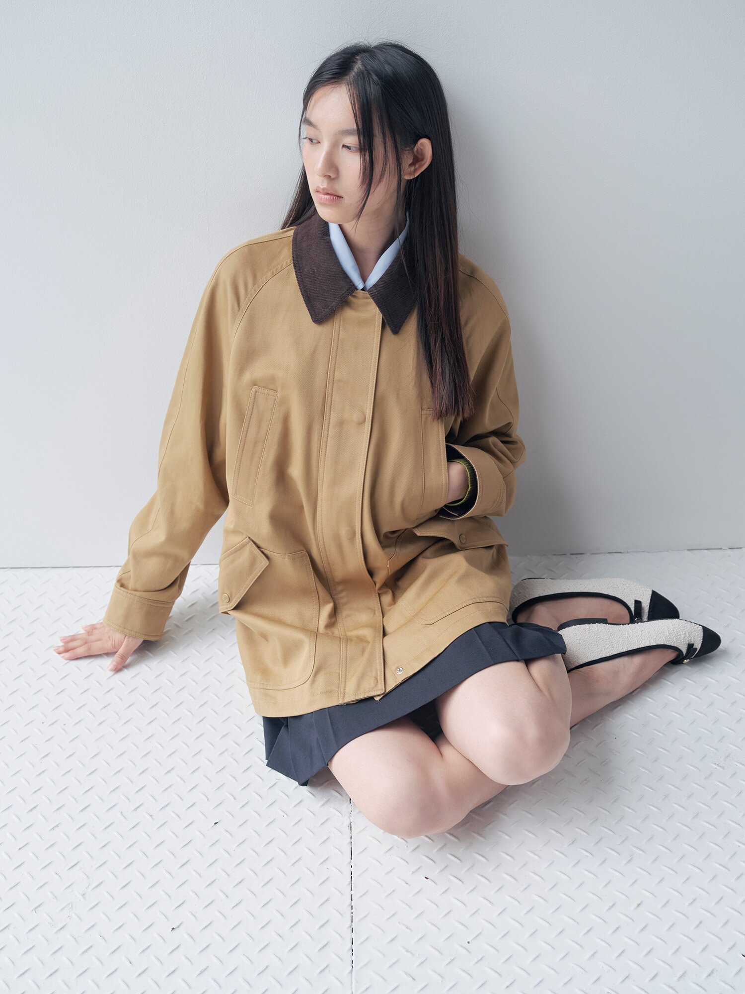 코듀로이 칼라 하프 트렌치 코트 (DARK BEIGE)