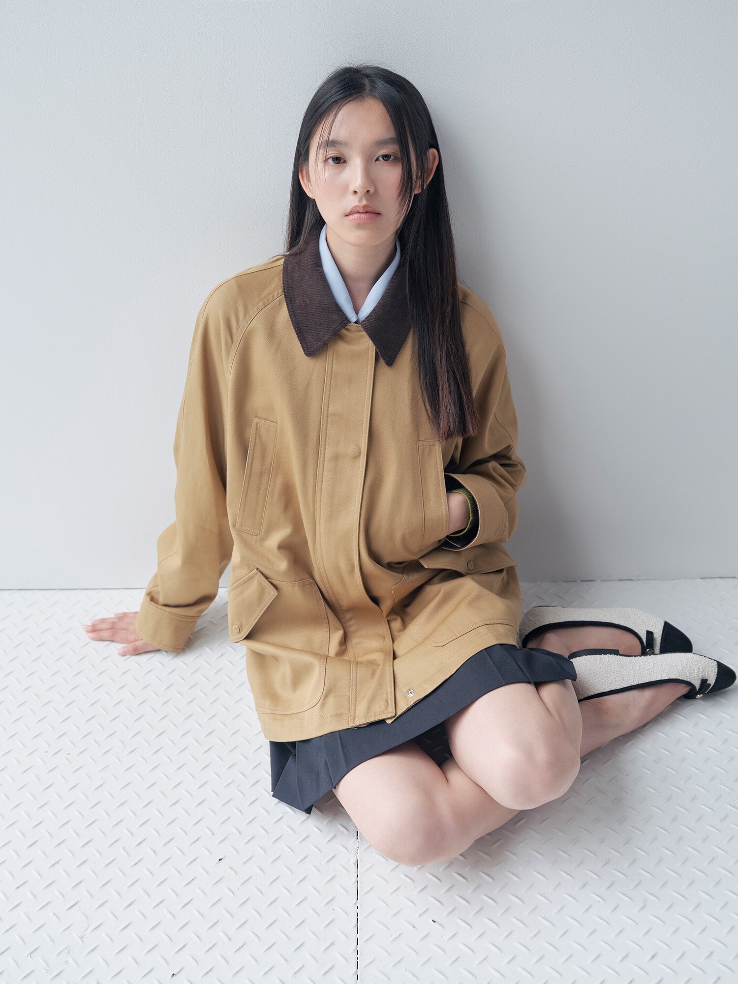 코듀로이 칼라 하프 트렌치 코트 (DARK BEIGE)