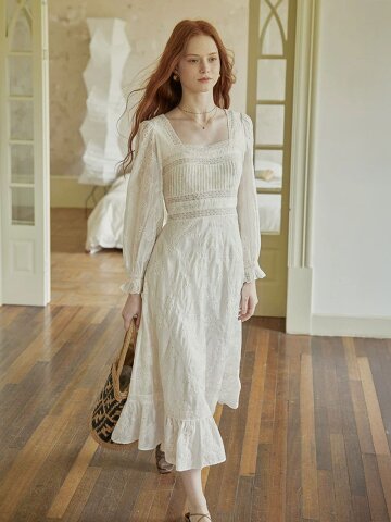 PM_Square neck lace dress