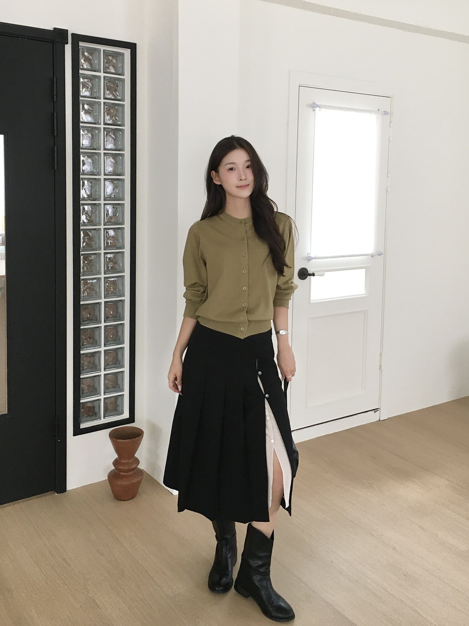 언밸런스 슬릿 플리츠 스커트 (BLACK)