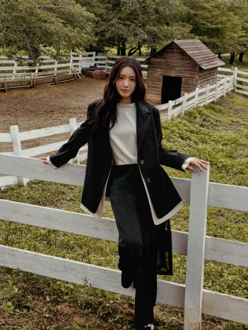 백 버튼 7부 라운드넥 블라우스 