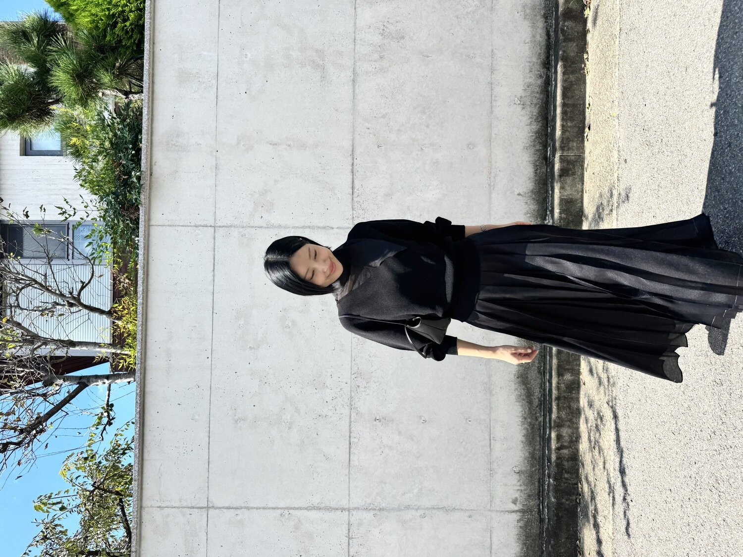 배색 스카프 홀가먼트 브이넥 니트 (BLACK)