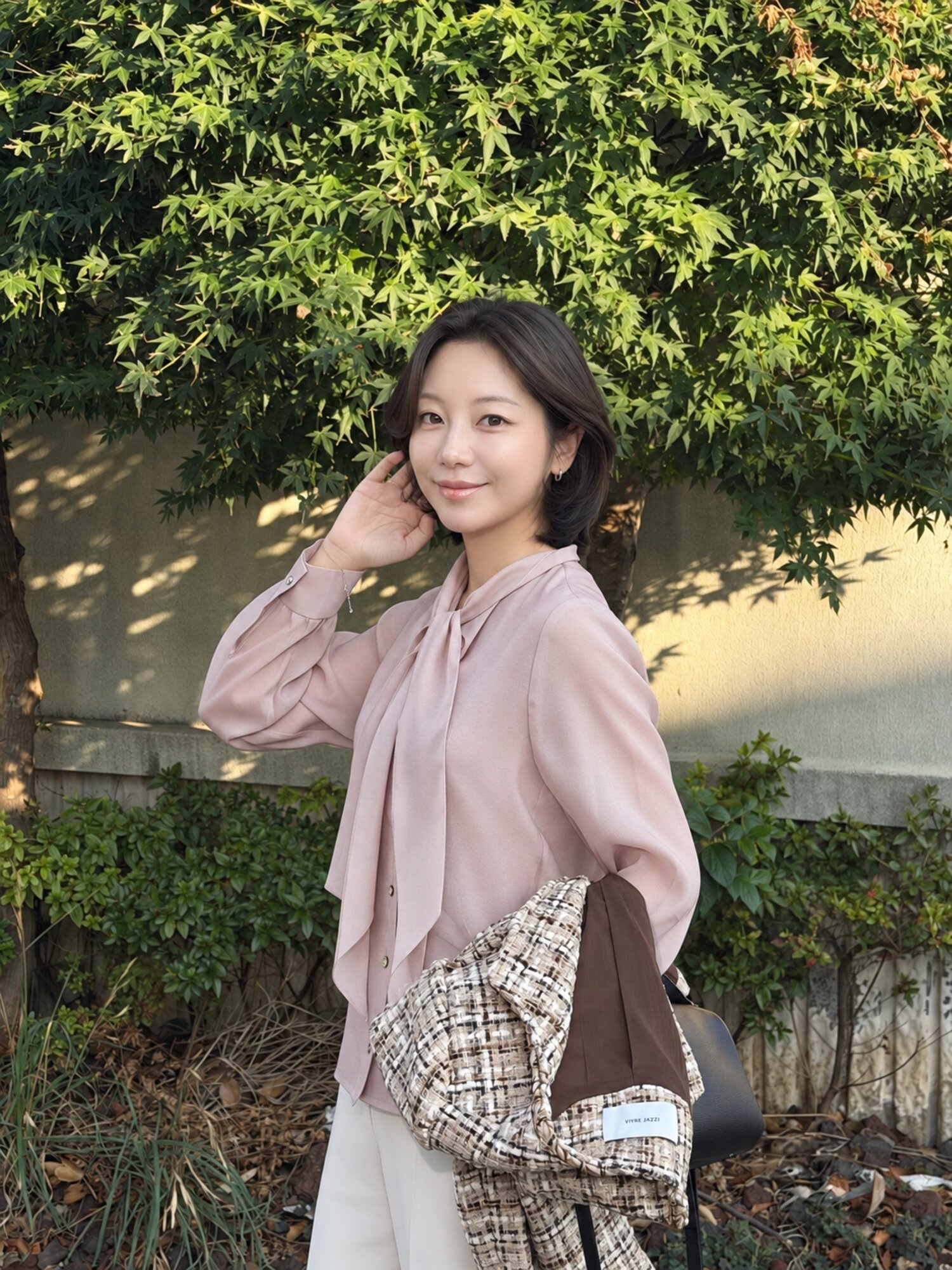 시폰 패널 타이넥 블라우스 (LIGHT PINK)