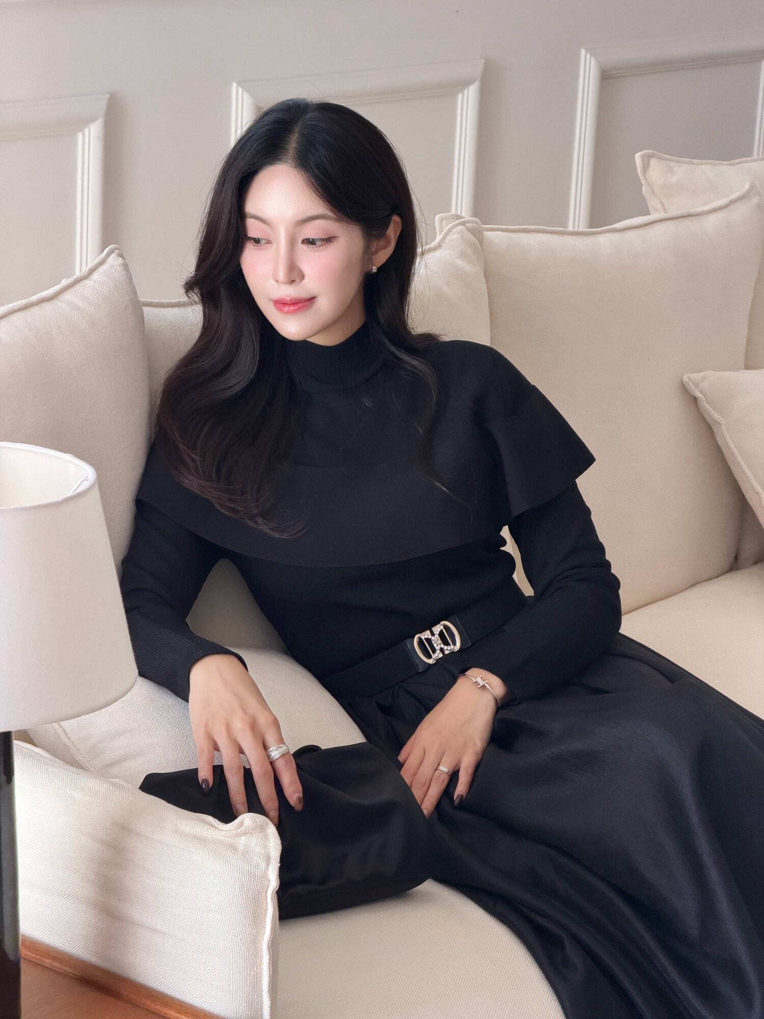 배색 볼륨 플레어 니트 원피스 (BLACK)