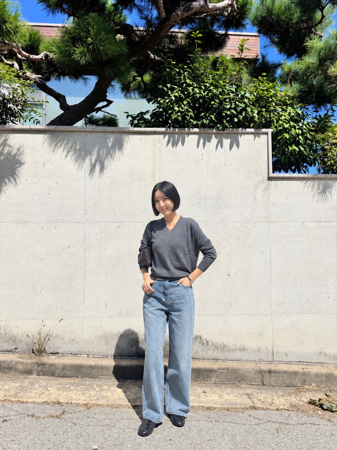 울 홀가먼트 브이넥 풀오버 니트 (DARK GREY)