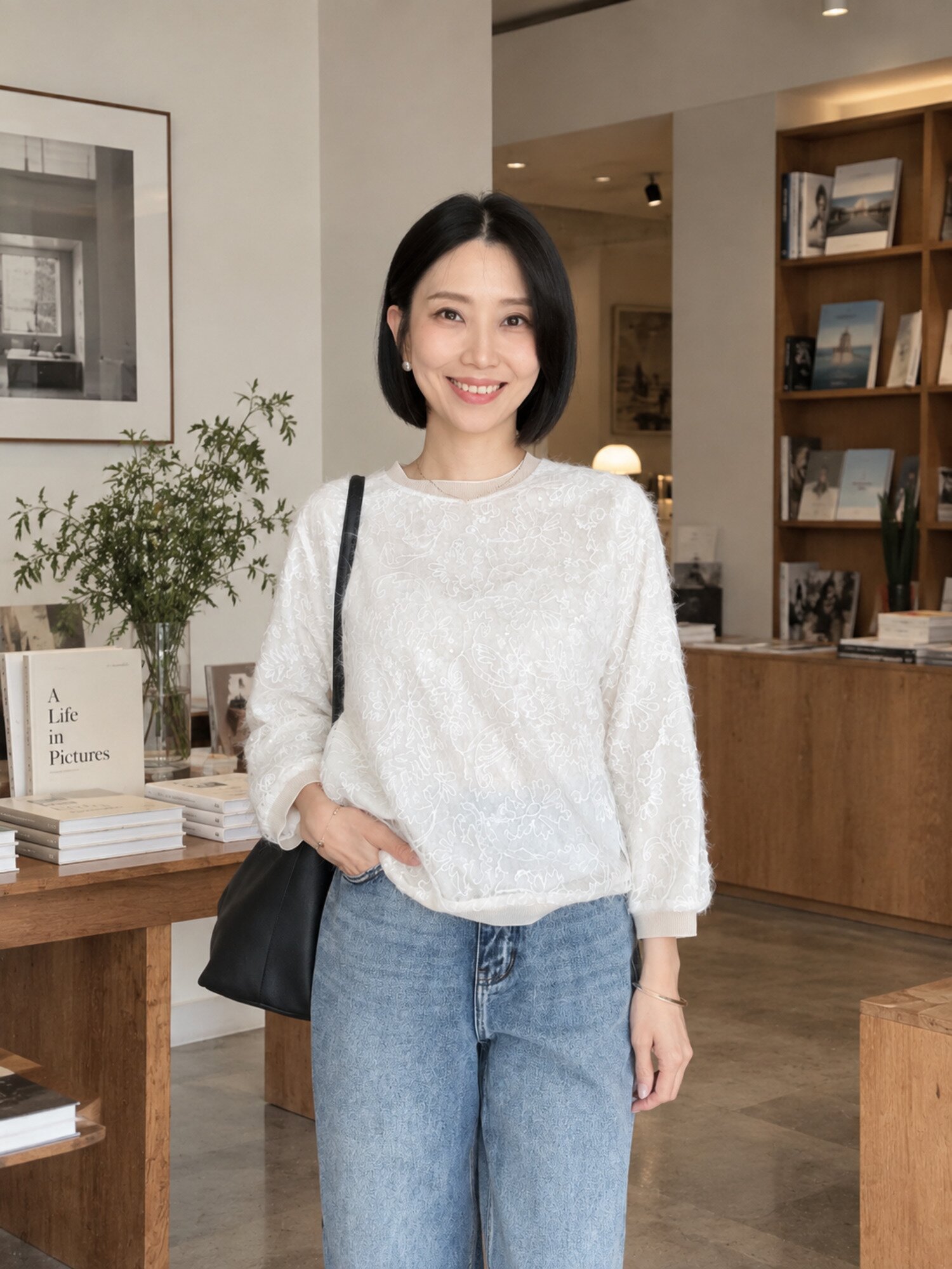 헤어리 플라워 자수 블라우스 (IVORY)