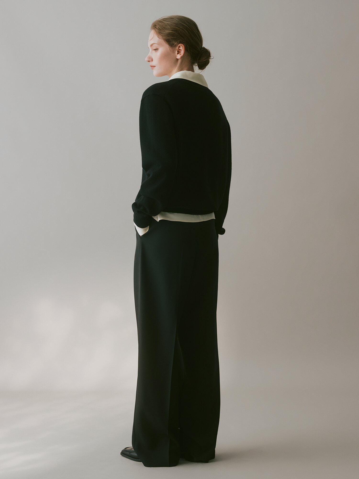 캐시미어 브이넥 풀오버 니트 (BLACK)