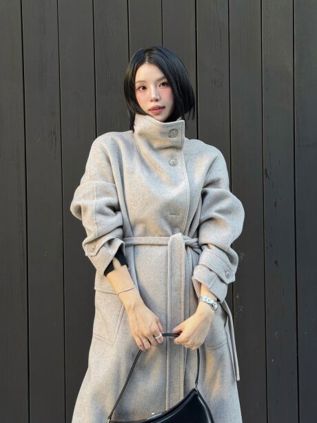 루즈핏 울 하이넥 핸드메이드 코트 