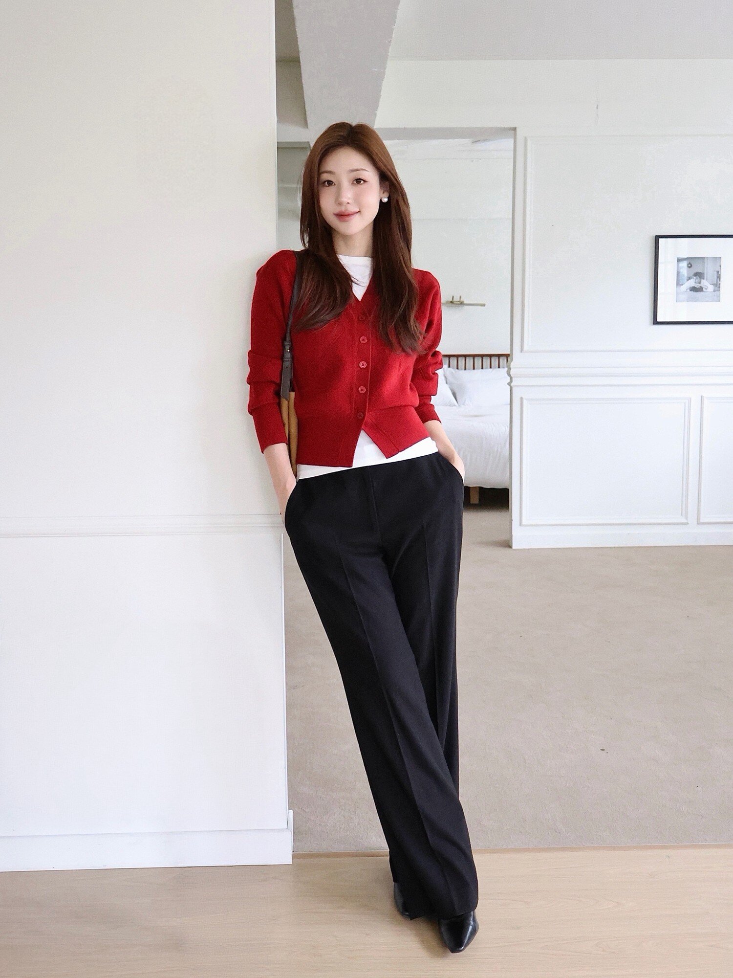 다이아 펀칭 브이넥 크롭 가디건 (BURGUNDY)