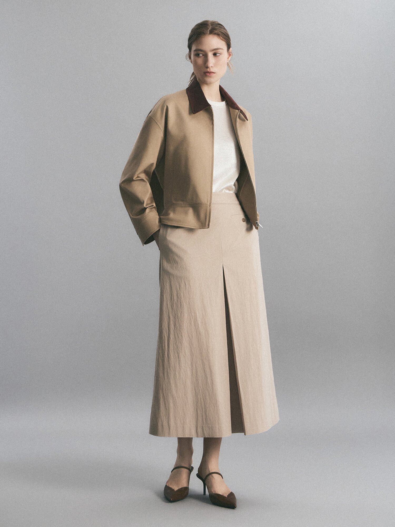 인버티드 플리츠 롱 스커트 (BEIGE)