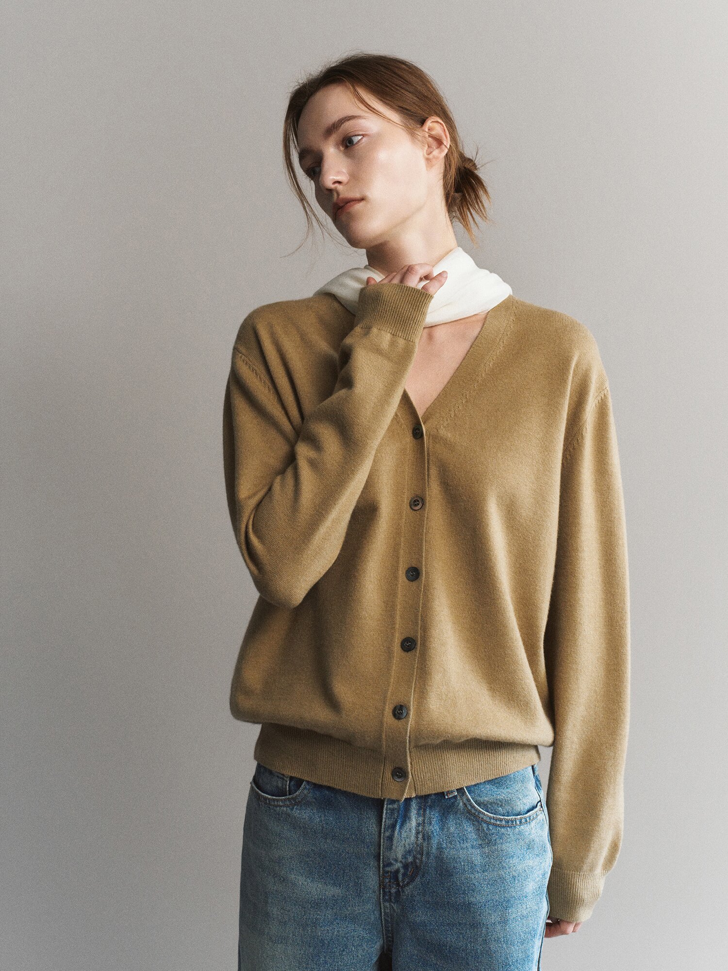 루즈핏 캐시미어 브이넥 가디건 (KHAKI BEIGE)
