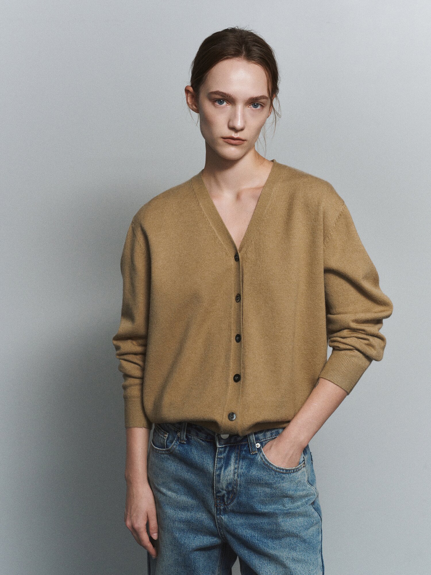 루즈핏 캐시미어 브이넥 가디건 (KHAKI BEIGE)