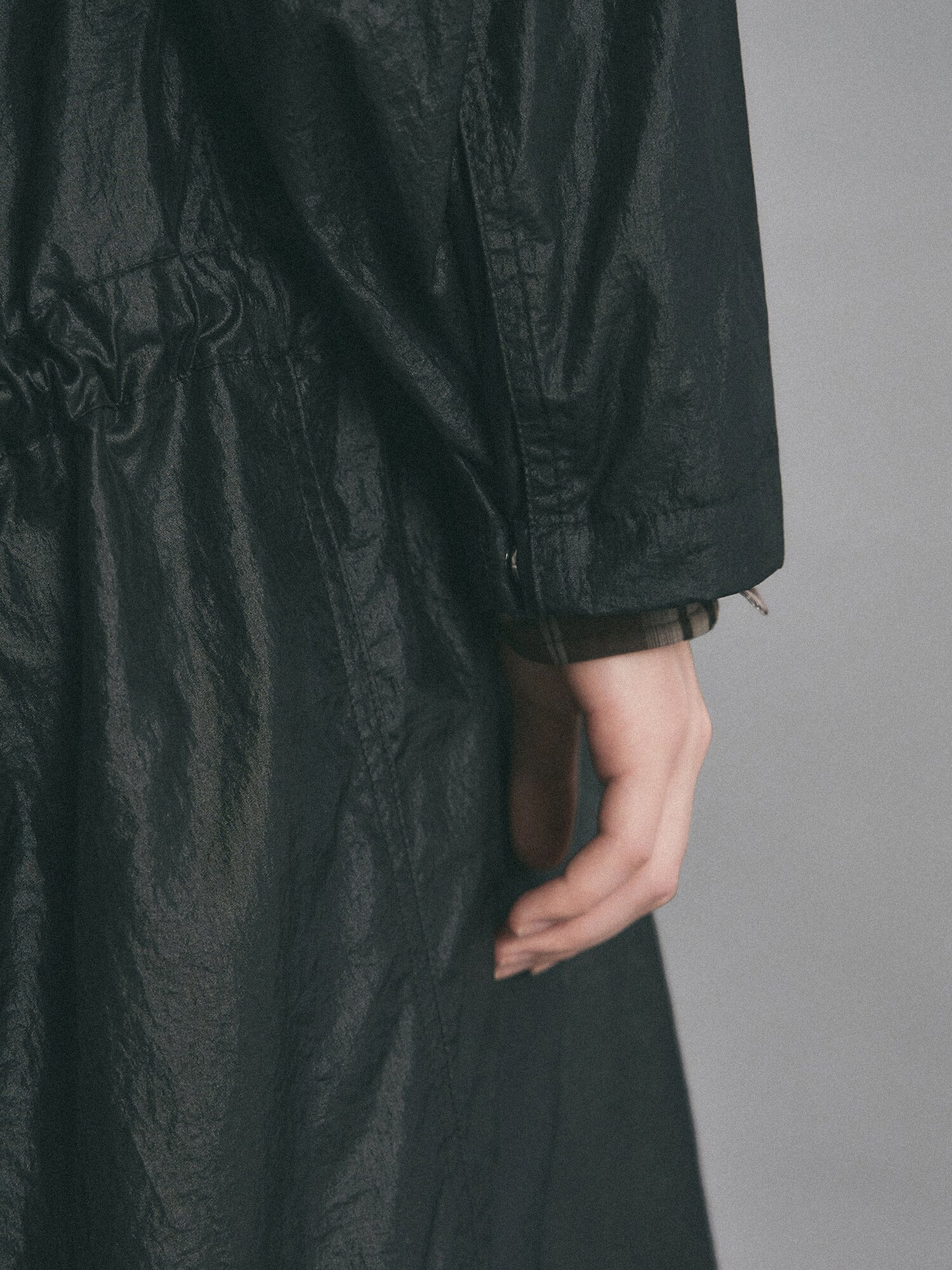 나일론 드로우스트링 롱 점퍼 (BLACK)