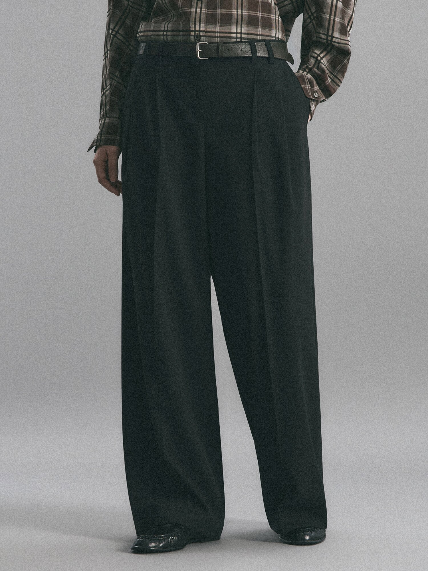 벨티드 투턱 와이드 팬츠 (BLACK)