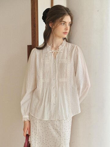 SR_White lace blouse