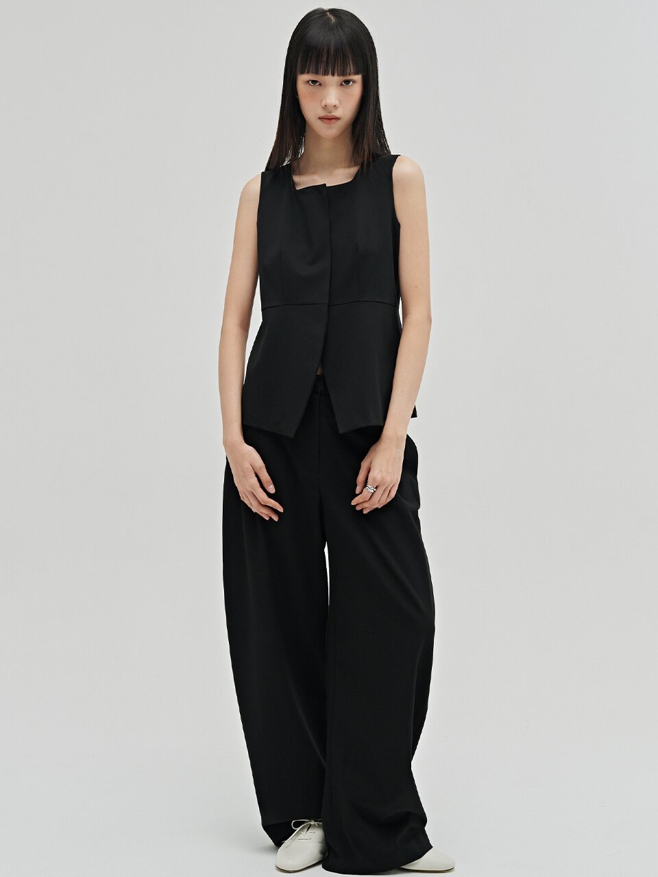 울 테일러드 커브드 팬츠 - 블랙 / Wool Tailored Curved Pants - Black