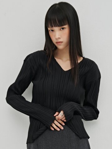 브이넥 플리츠 블라우스 - 블랙 / V-Neck Pleated Blouse - Black
