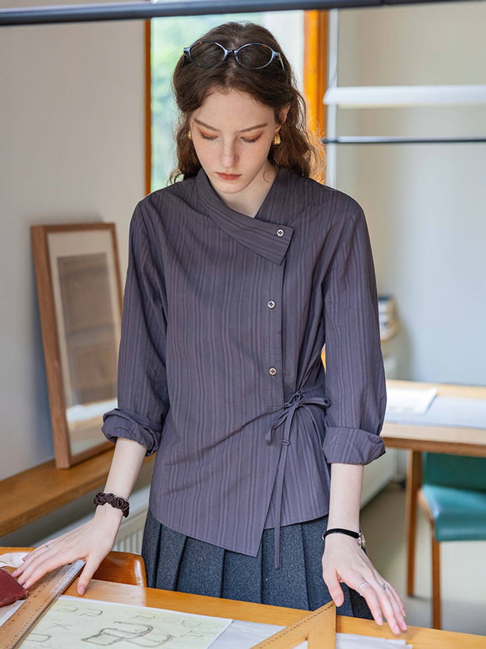 DA_Asymmetrical collar blouse