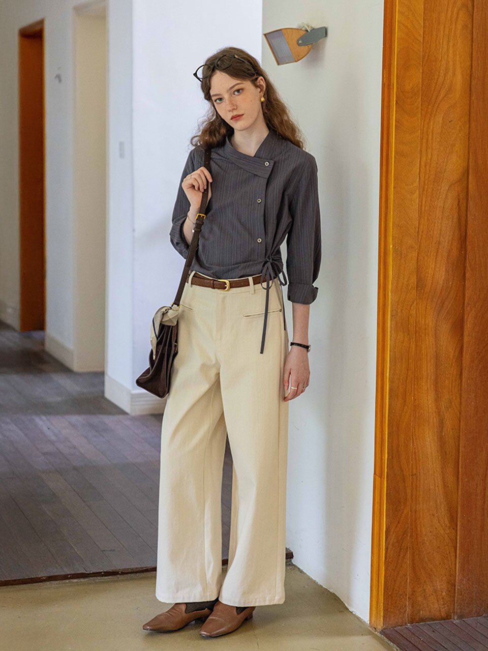 DA_Asymmetrical collar blouse