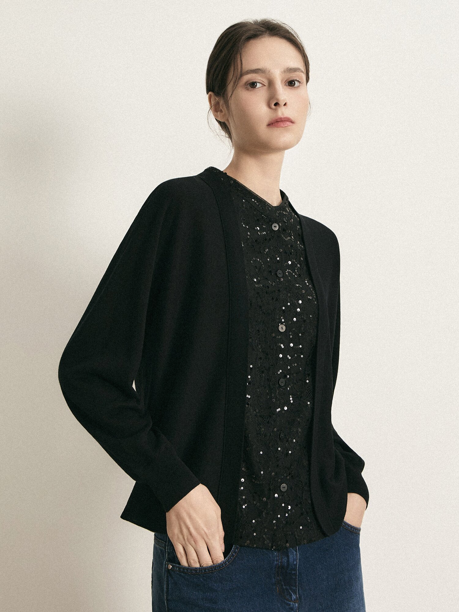 스팽글 패널 브이넥 가디건 (BLACK)