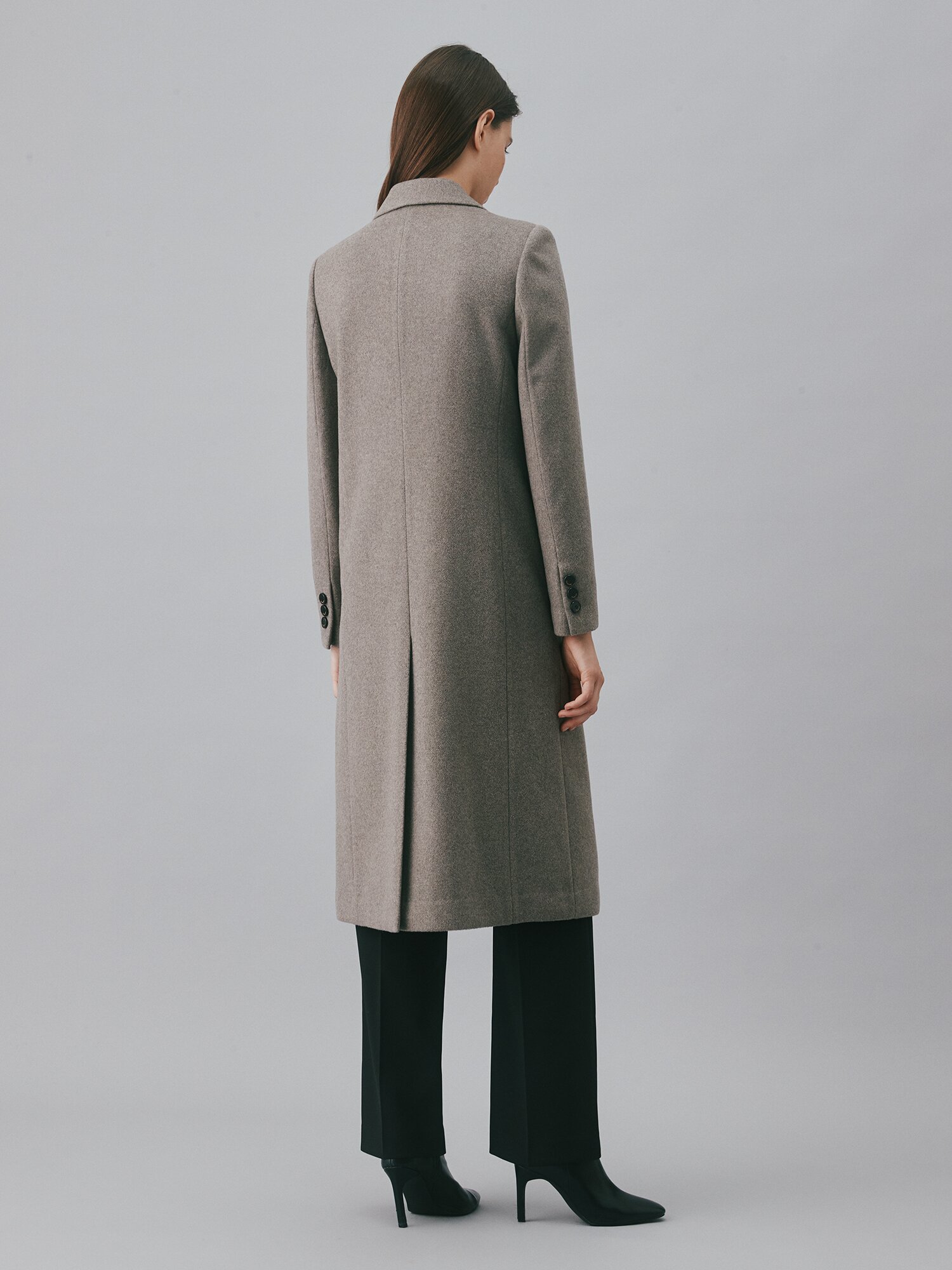 캐시미어 피크드 라펠 더블 롱 코트 (SEPIA GREY)