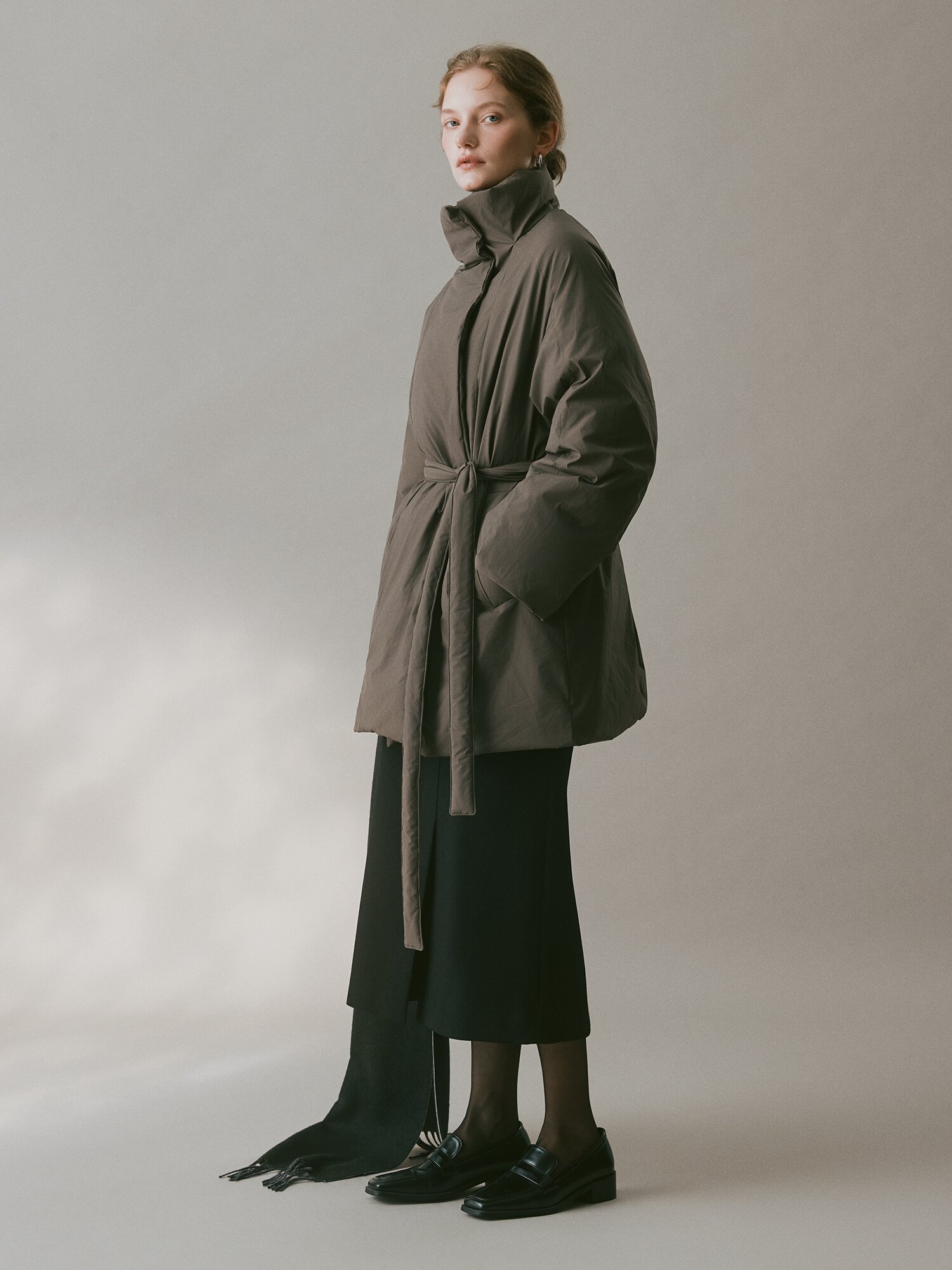 벨티드 오버핏 하이넥 덕다운 점퍼 (BROWN)