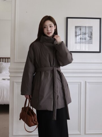벨티드 오버핏 하이넥 덕다운 점퍼 