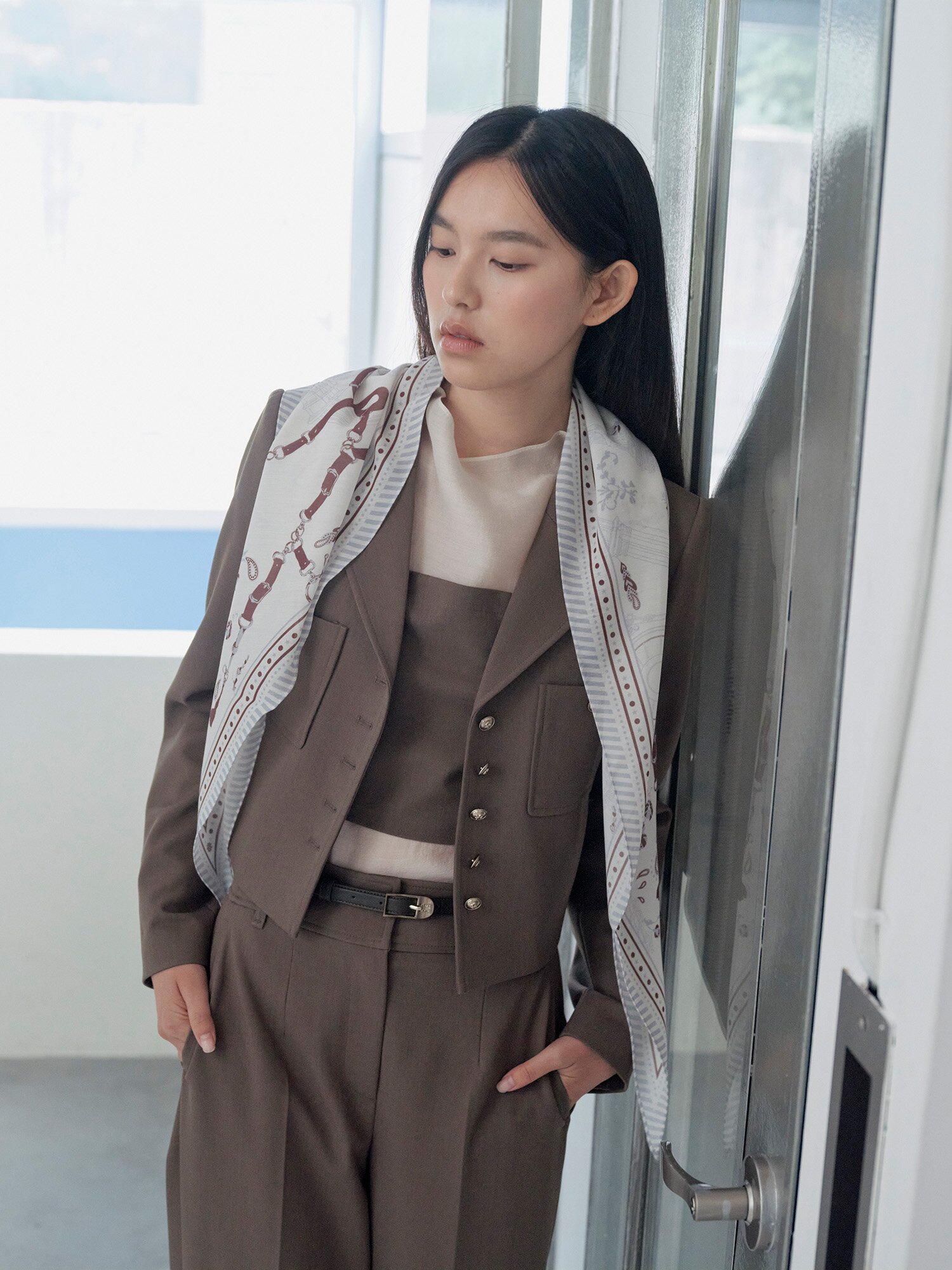 로고 일러스트 프린트 스카프 (WHITE)