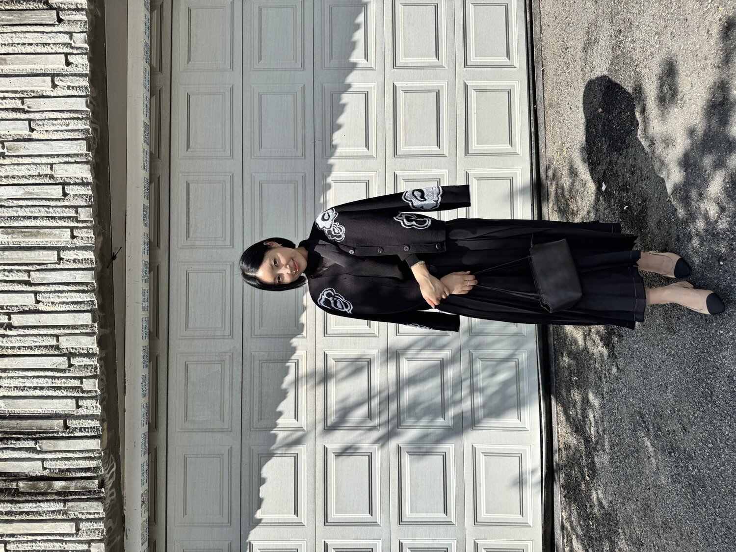 울 글리터 플라워 브이넥 가디건 (BLACK)