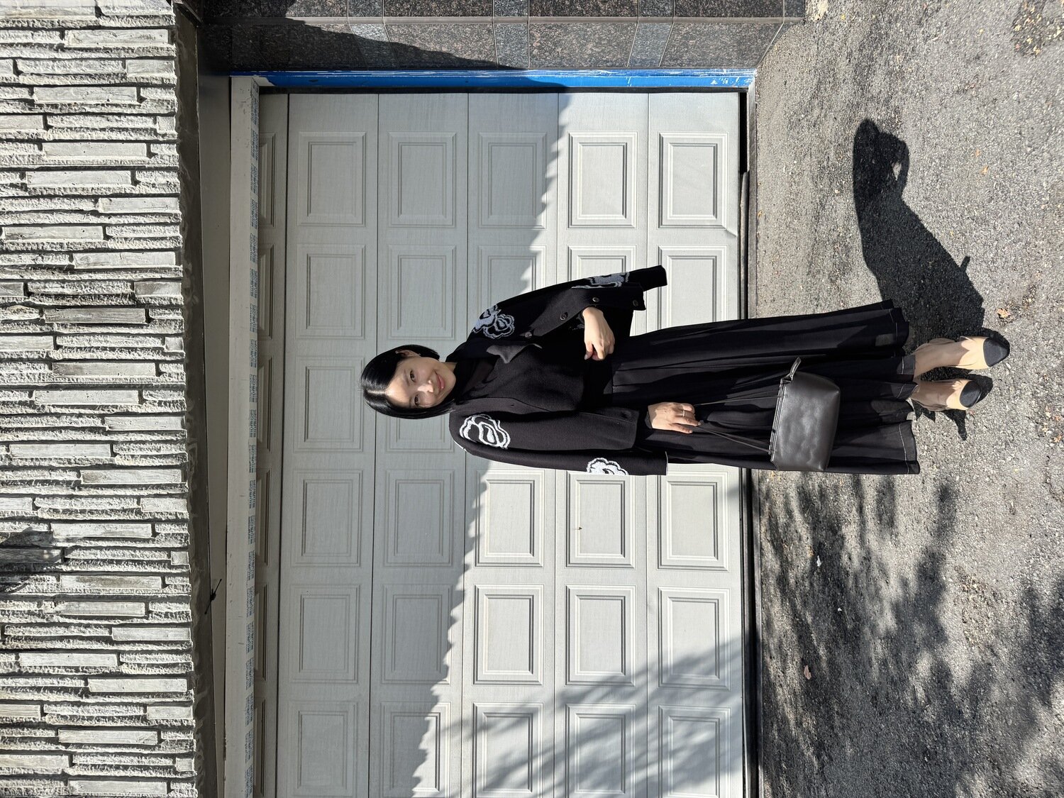 울 글리터 플라워 브이넥 가디건 (BLACK)