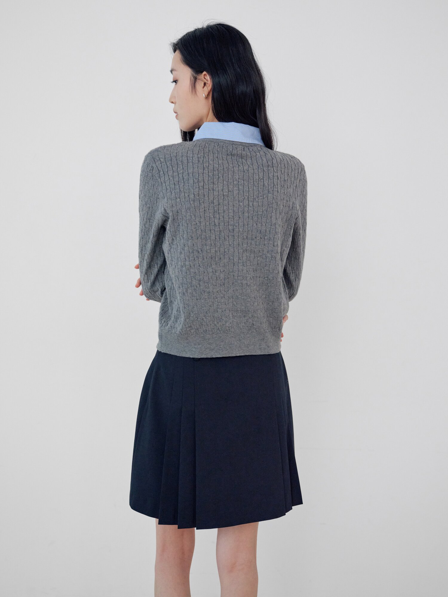 셔츠 배색 케이블 크롭 가디건 (GREY)
