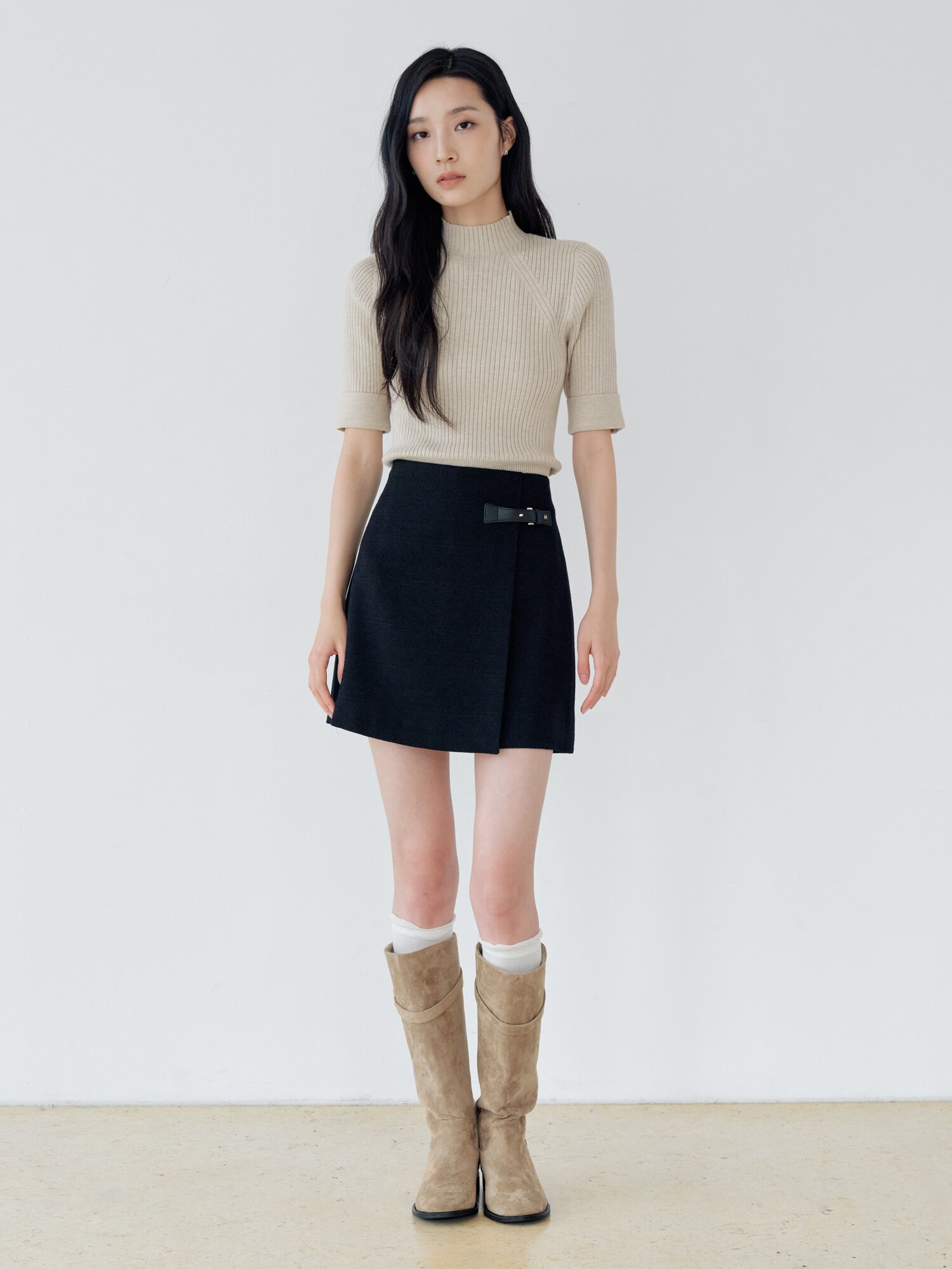 레더 장식 랩 미니 스커트 (BLACK)