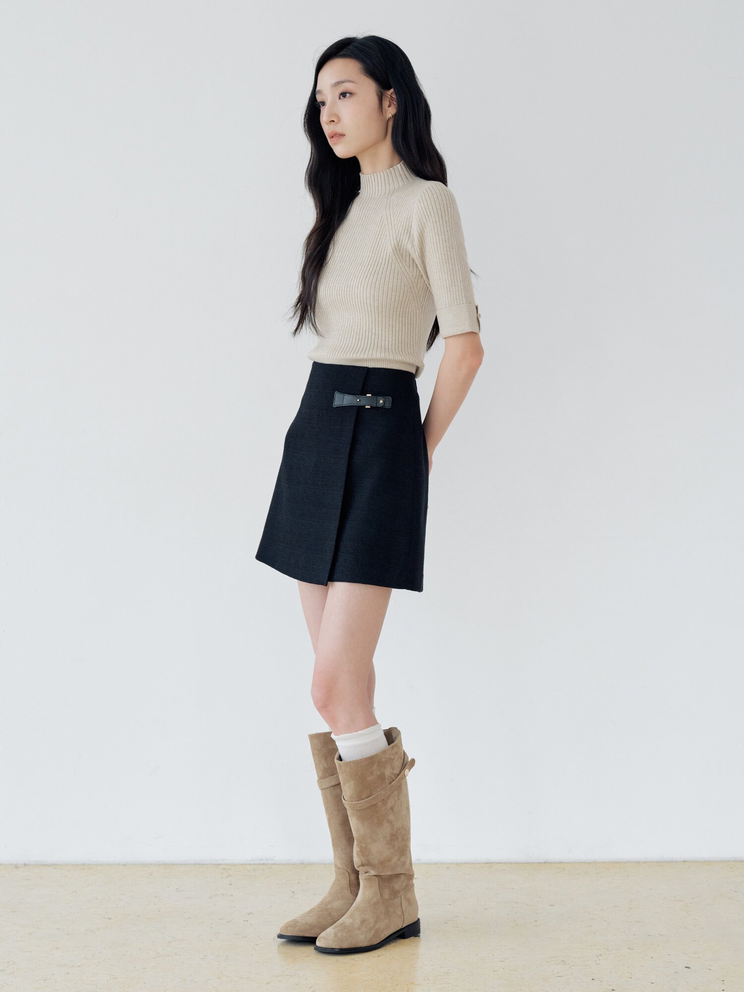 레더 장식 랩 미니 스커트 (BLACK)