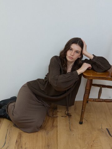 Shirred Ribbon Tie Blouse_Choco Brown