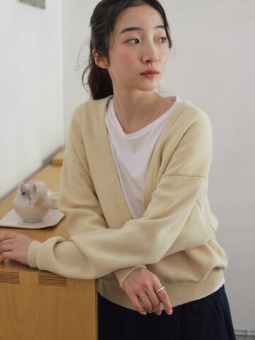 Superfine Wool Deep V-Neck Cardigan_BUTTER CREAM