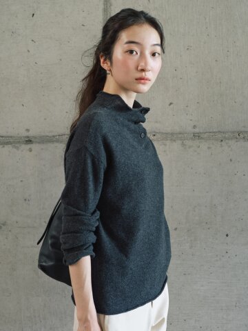 Reversible Button High Neck Knit_CHARCOAL