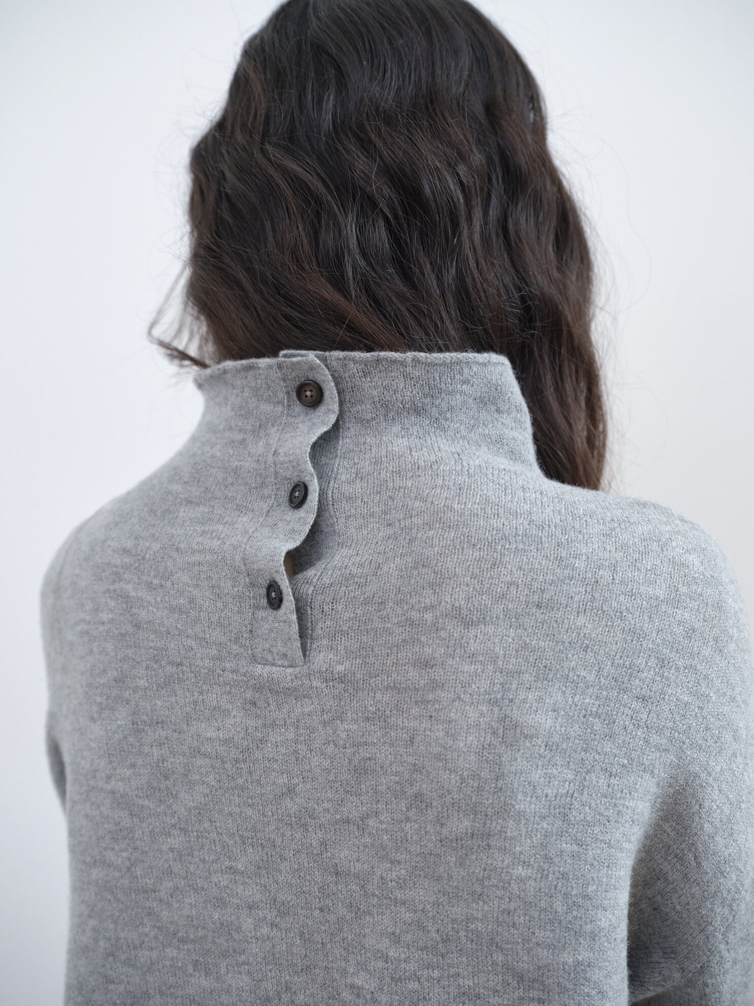 Reversible Button High Neck Knit_GREY