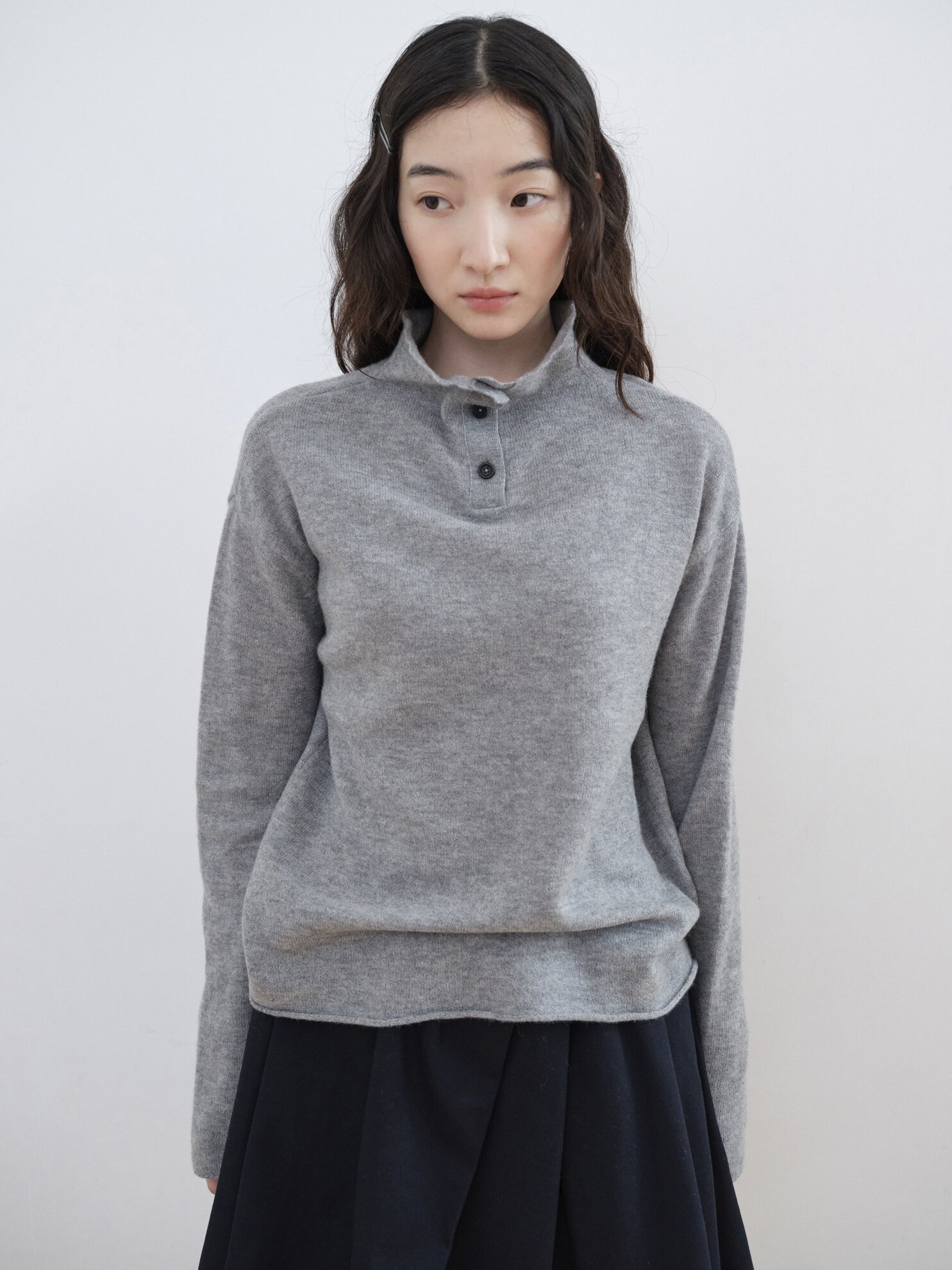 Reversible Button High Neck Knit_GREY