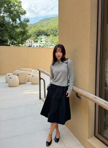 Cotton Tuck Pleated Banding Mid Skirt_NAVY