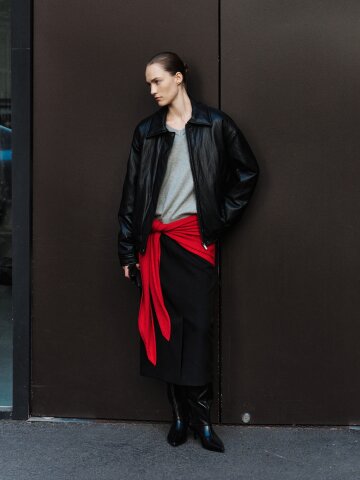 슬릿 포인트 H라인 스커트 (BLACK)