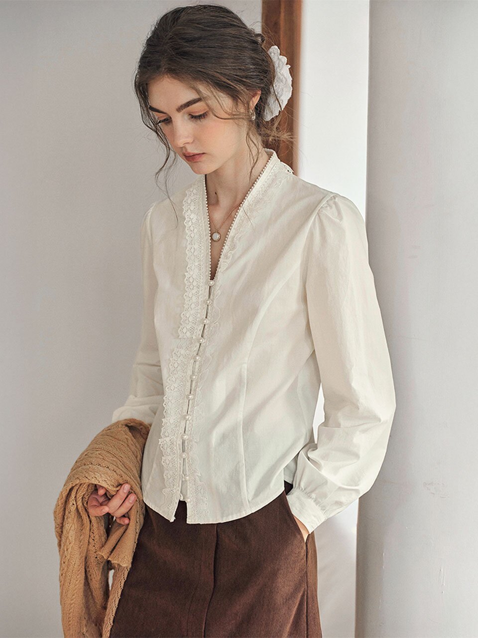 SR_Line lace long blouse
