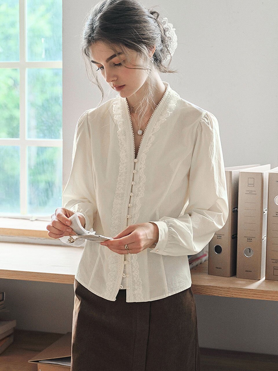 SR_Line lace long blouse