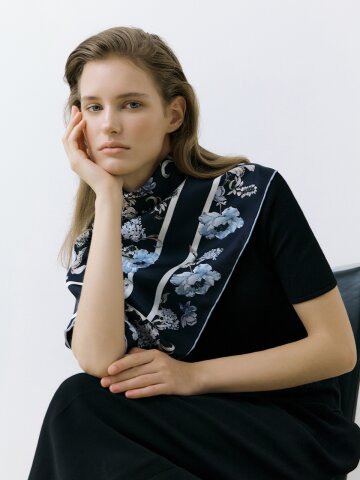 Wild Rose Square Silk Scarf 90- Dark Navy