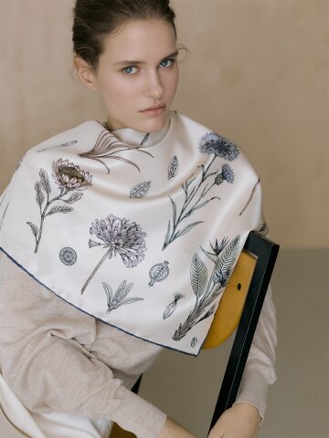 Flora Square Silk Scarf 90 - Warm Ivory