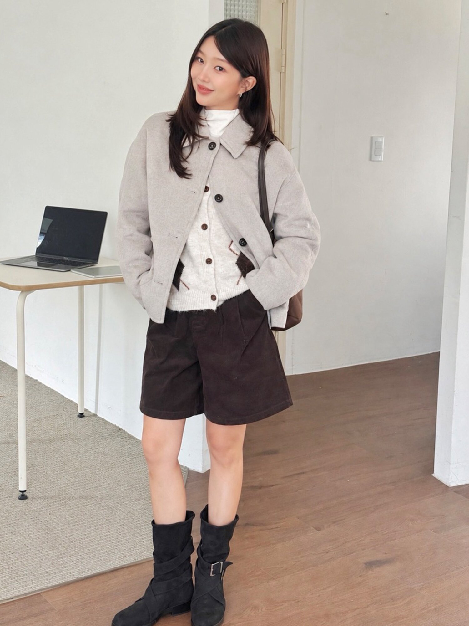 코듀로이 투 턱 숏 팬츠 (BROWN)